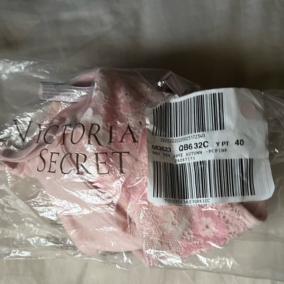 BODY BY VICTORIA
Lace Lightly Lined Demi Bra and panties set in lace detail pink - Picture 6 of 8